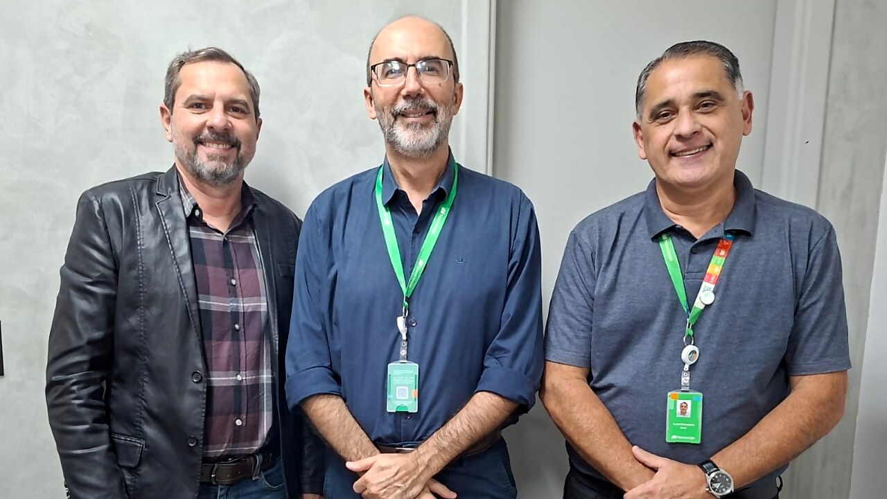 Presidente da Câmara Daniel David recebe novo representante institucional da Neoenergia Elektro